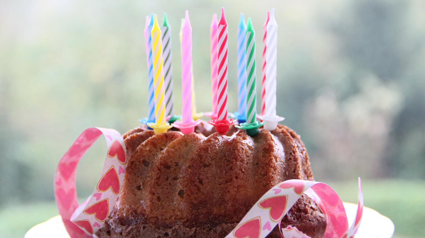 Auf Ihrer Geburtstagstafel sollte kein leckerer und gesunder Kuchen fehlen.